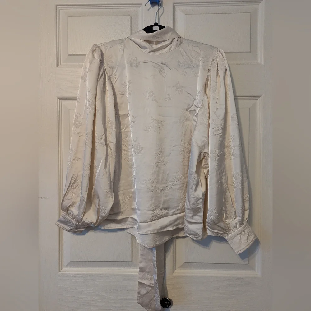 H&M Satin Jaquard Tie Neck Blouse - Picture 8 of 16